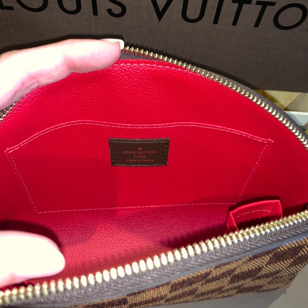 Louis Vuitton Cosmetic Pouch GM in Damier Ebene - Picture 2 of 6